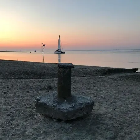 Maison Marie Port Hébergement de vacances *